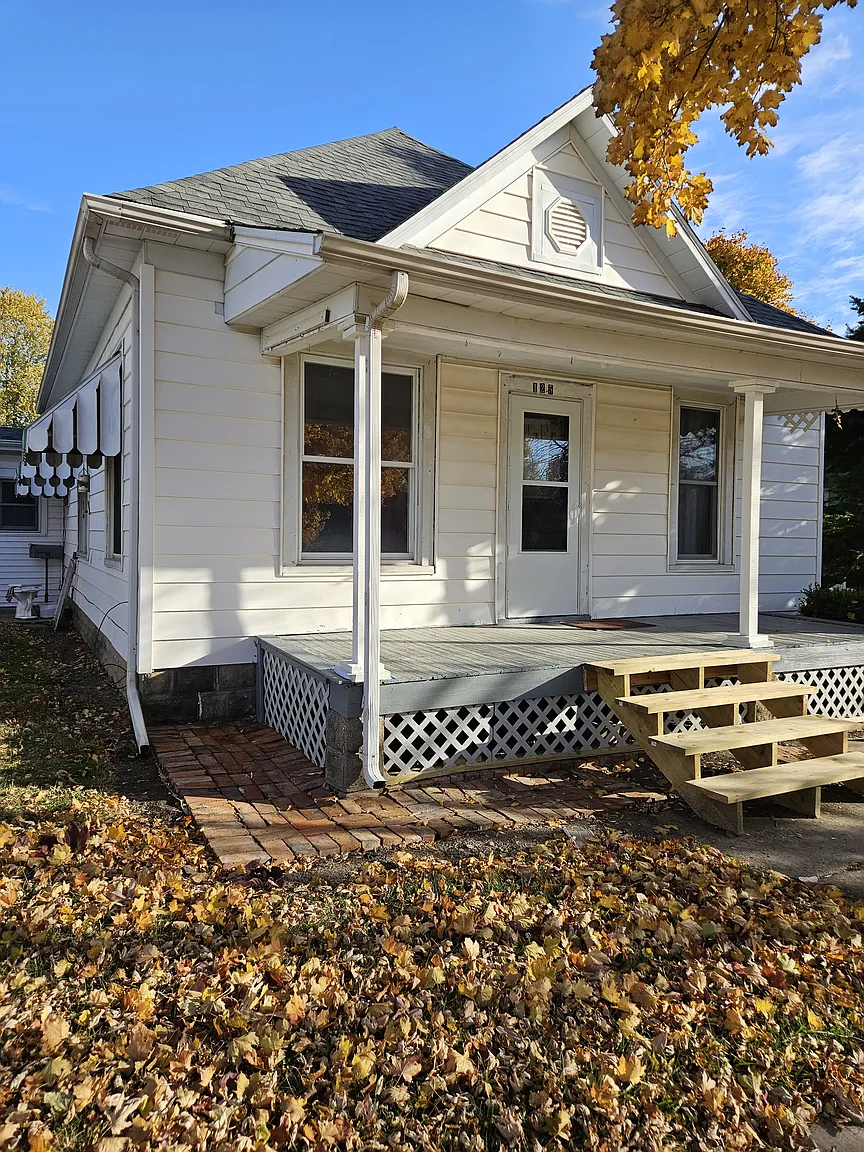 125 E Thomas St photo 1
