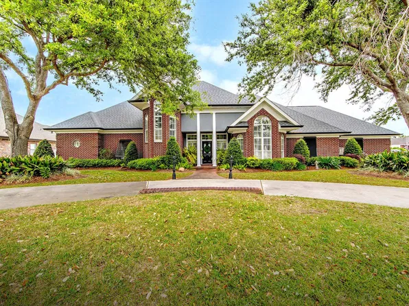 303 Apache Rd, Houma, LA 70360