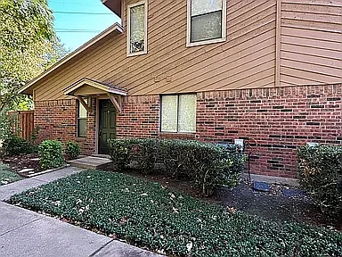 3 bed, 1155 sqft, $1,750 — Photo 2