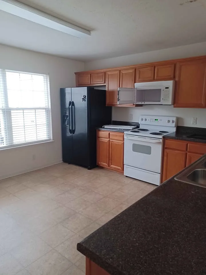 Building Photo - 426 Arapaho Dr