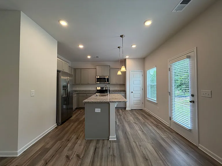 8 Cavalier Ct — Photo 6