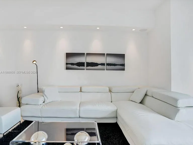 475 Brickell Ave #4310 — Photo 3