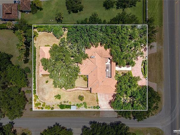 4th image of 2400 Palmhurst Dr