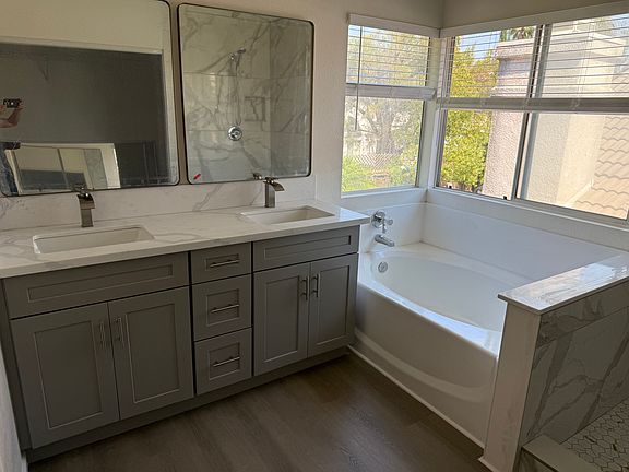 4th image of 14038 Catalina Ct