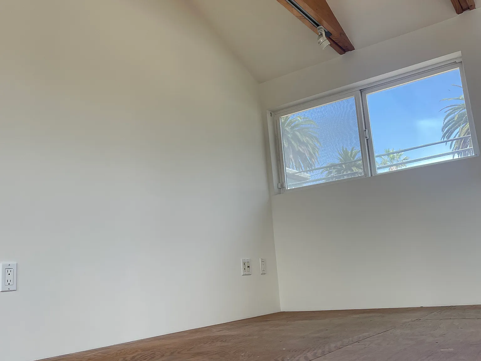 2 bed, 1100 sqft, $6,500 — Photo 2