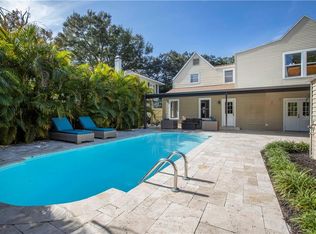 2357 Woodlawn Cir E, Saint Petersburg, FL 33704