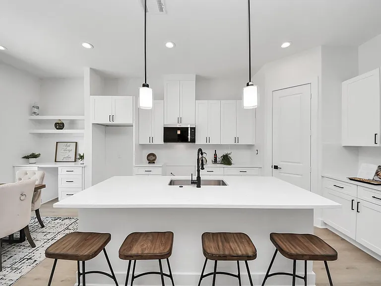 860 Rachel St #A — Photo 19