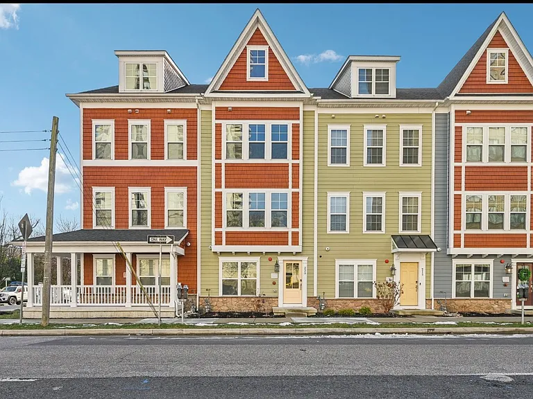 220 E Pennsylvania Ave — Photo 11