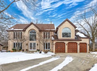 321 N Catalpa St, Addison, IL 60101