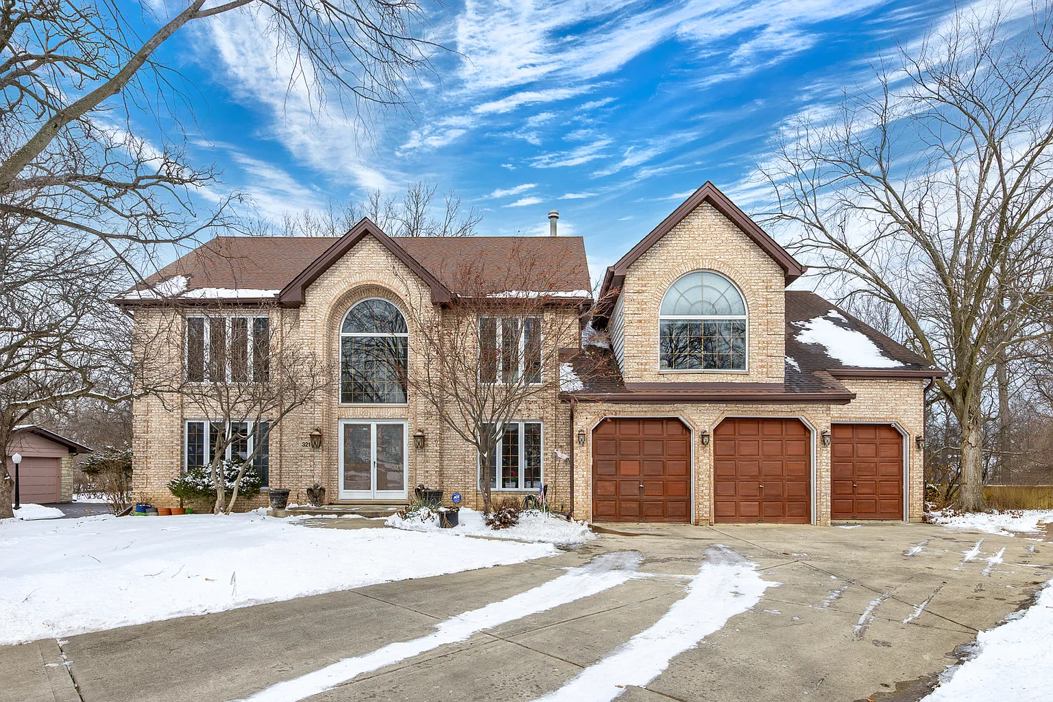 321 N Catalpa St photo 1
