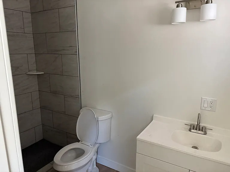 10422 S Broadway #1/2 — Photo 14