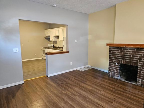2nd image of 4219 Iowa Ave
