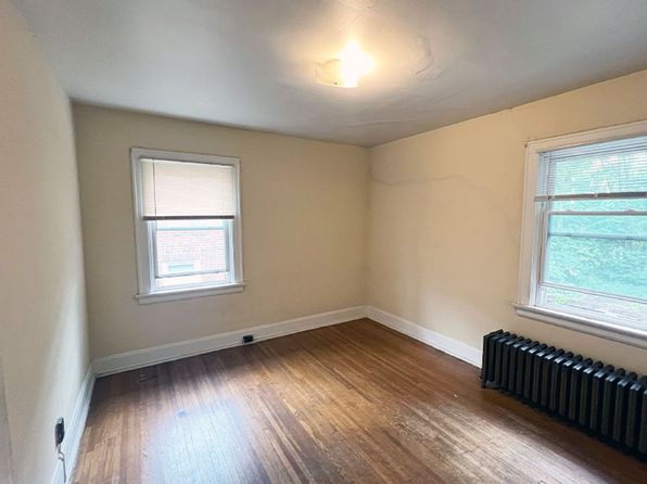 319 Terrace Ave APT 4