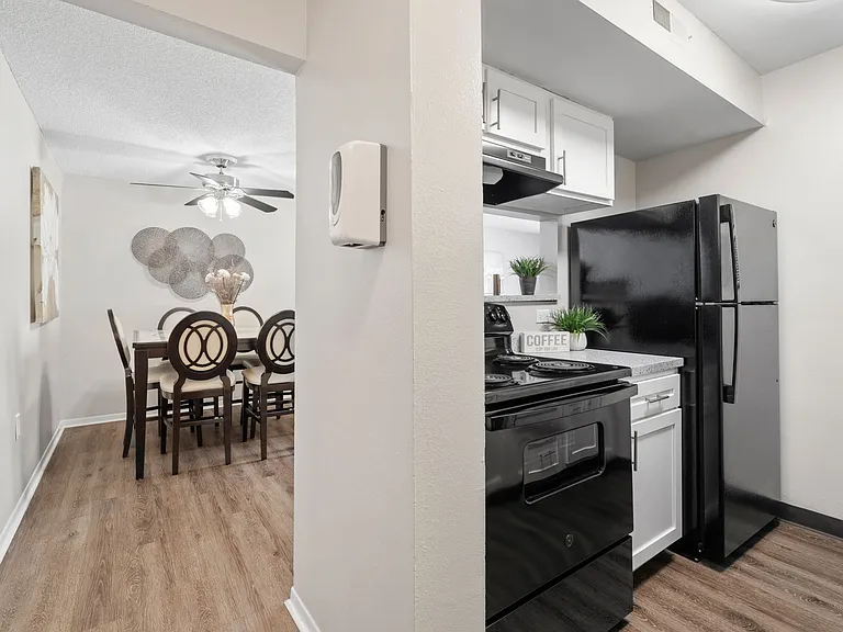 Hickory - 2 Bed / 2 Bath - 855 Sq.Ft.