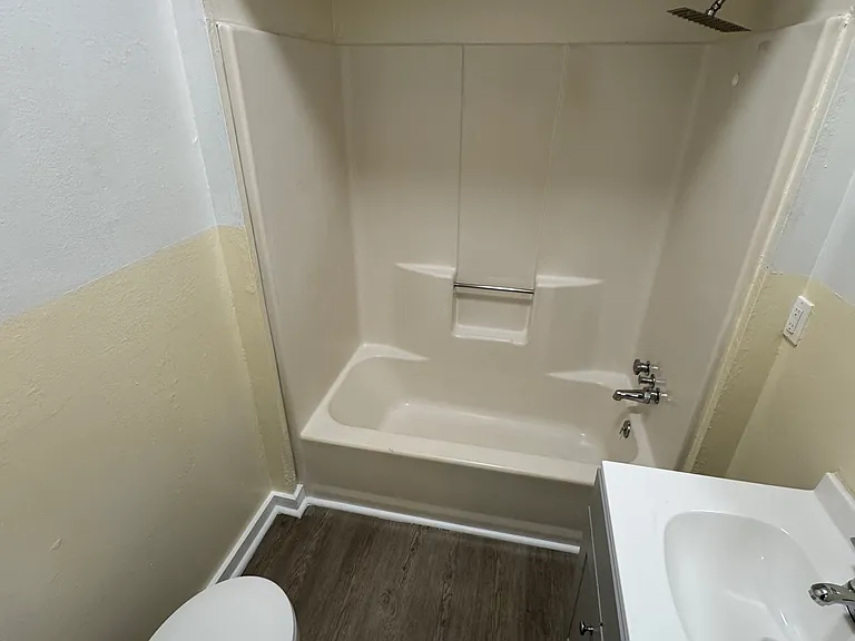 102 Wilson St — Photo 17