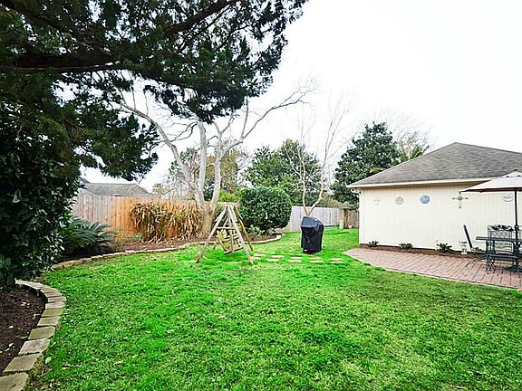 Pin Oak Village area swimming pool