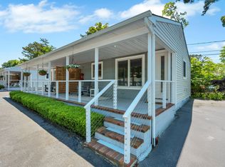 16 Penny Ln UNIT 6, Hampton Bays, NY 11946