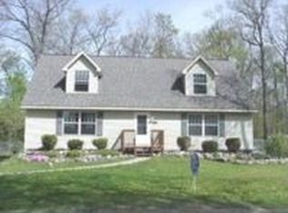 2541 Oakland Dr, Highland, MI