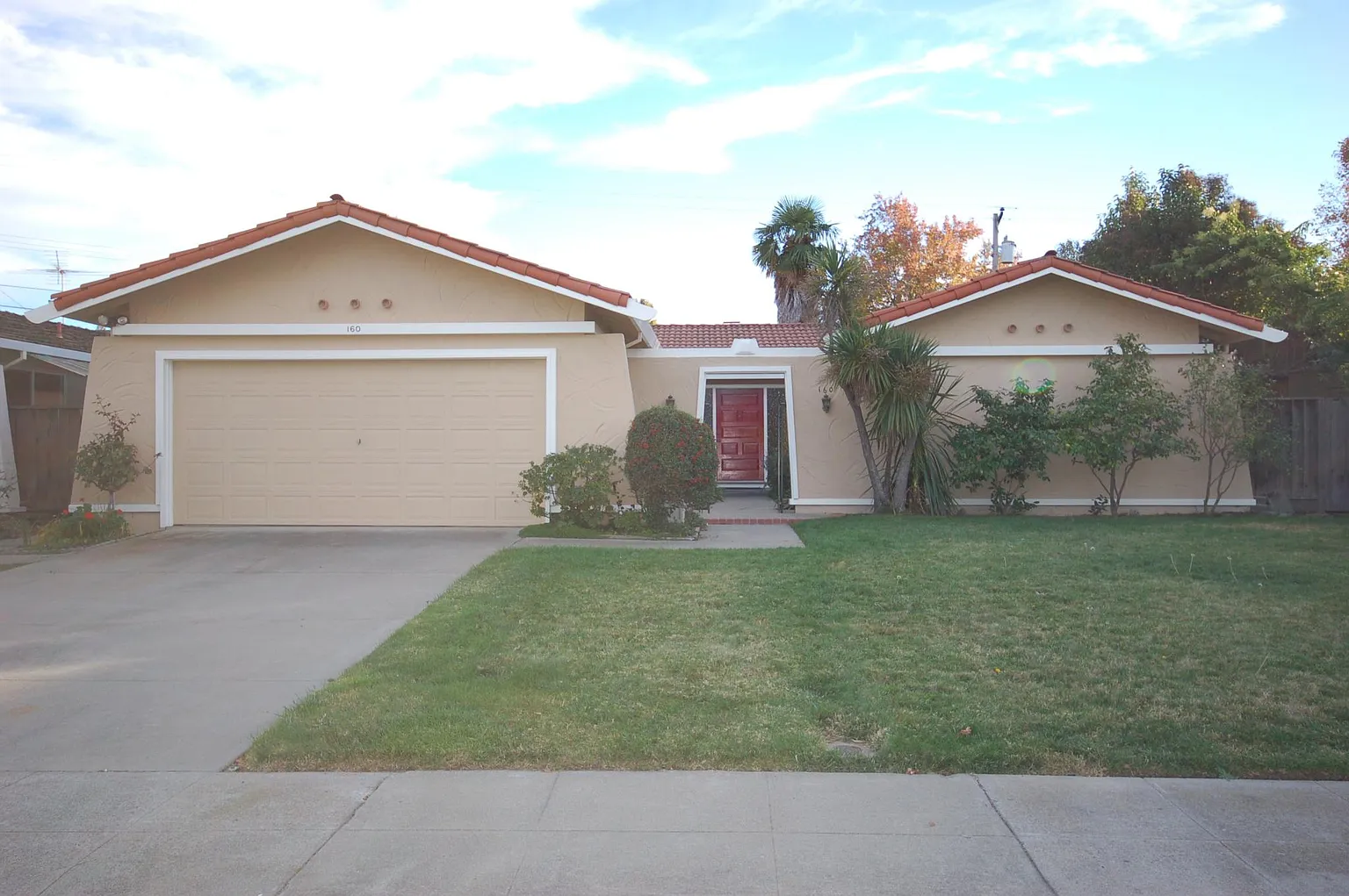 160 Carlisle Way photo 1