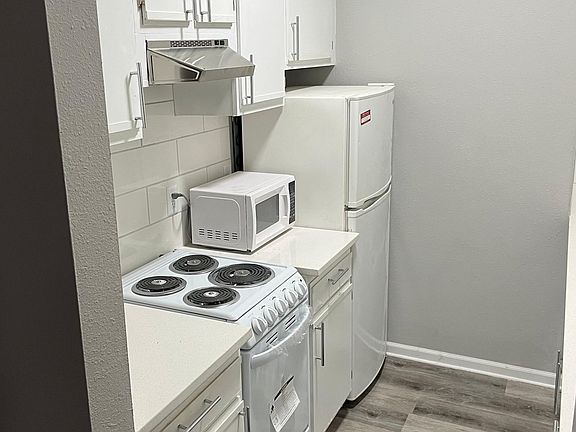 2nd image of 121 S 25th St APT 104