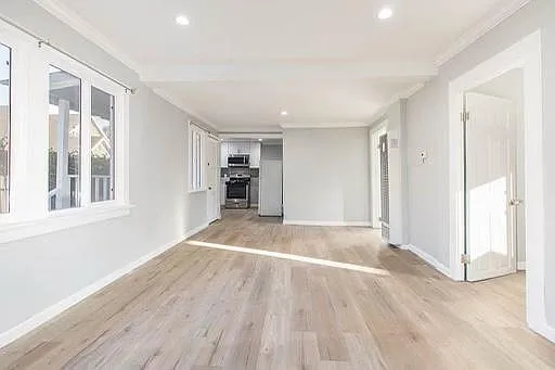 515 Cypress Ave — Photo 6
