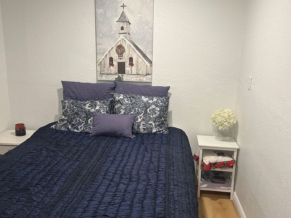 1st image of 28870 Crosby Dr #1