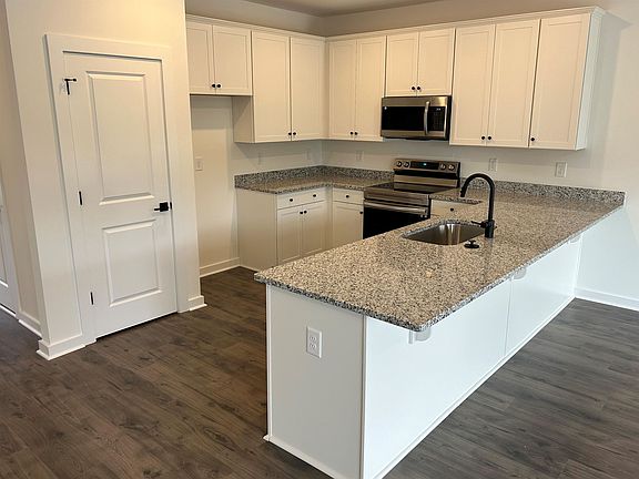 4th image of 1254 Westgate Village Dr