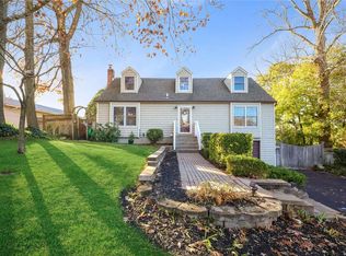 70 Aspen Rd, Kings Park, NY 11754