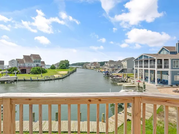 3374 High Sea Dr, Greenbackville, VA 23356