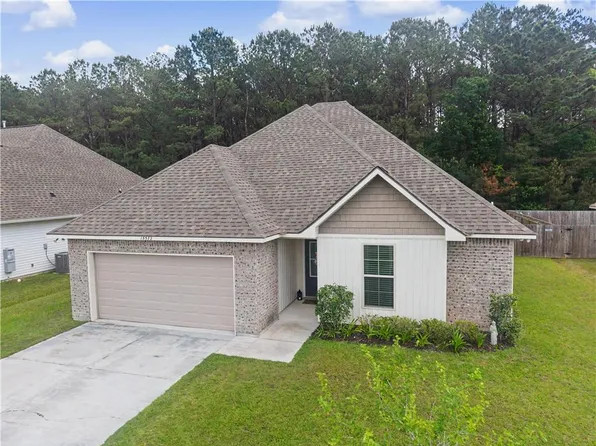 15572 Grassy Ln, Covington, LA 70433