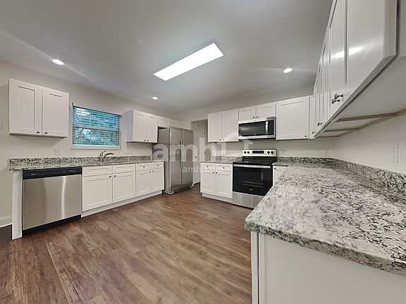 3rd image of 4818 Ivy Rose Dr