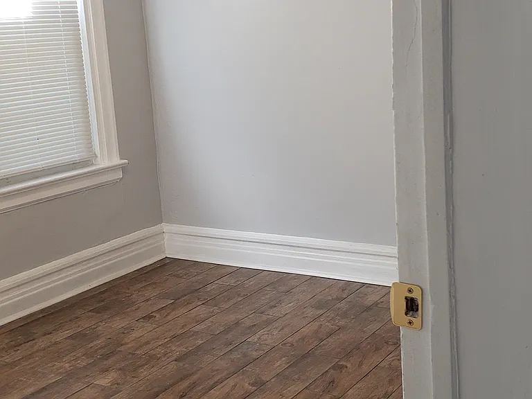 305 Woodside Ave #2 — Photo 27