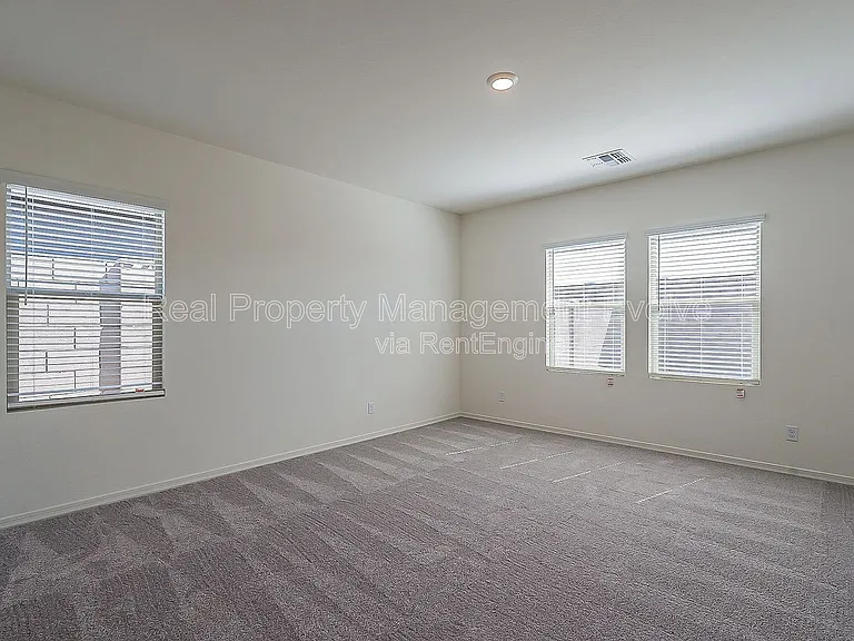 6511 W Magdalena Ln — Photo 14