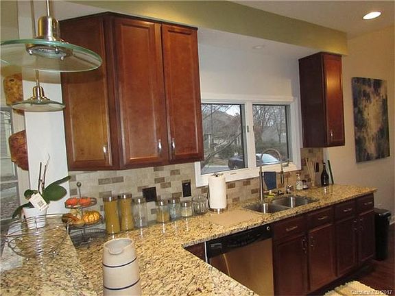 5th image of 9527 Glenwater Dr