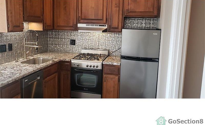 1st image of 1860 Turk St #5