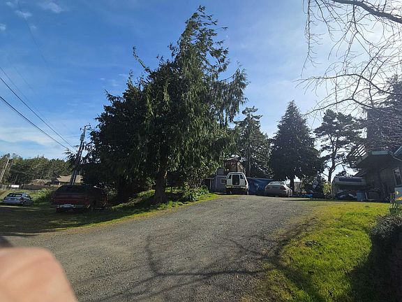 2nd image of 1675 Maxwell St