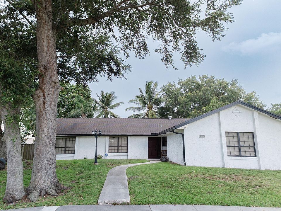 1st image of 420 La Mancha Avenue