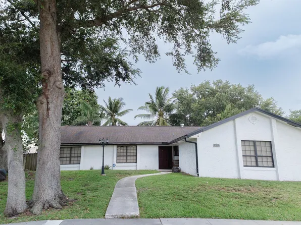 420 La Mancha Avenue, Royal Palm Beach, FL 33411