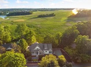 59 Walnut St, Lynnfield, MA 01940