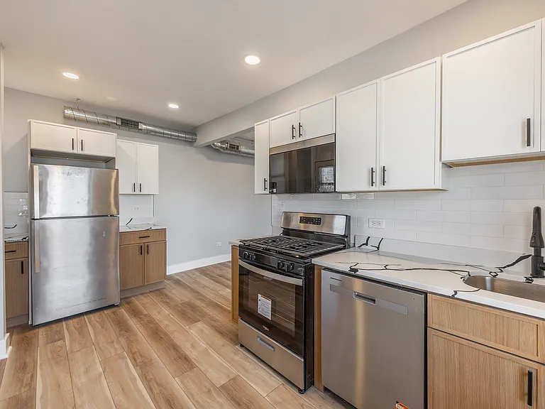 6148 N Francisco Ave — Photo 2