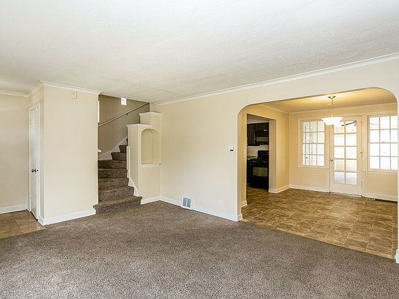 5th image of 8011 S Maplewood Ave