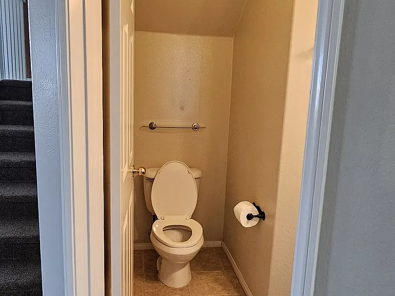 45204 Almora St — Photo 23
