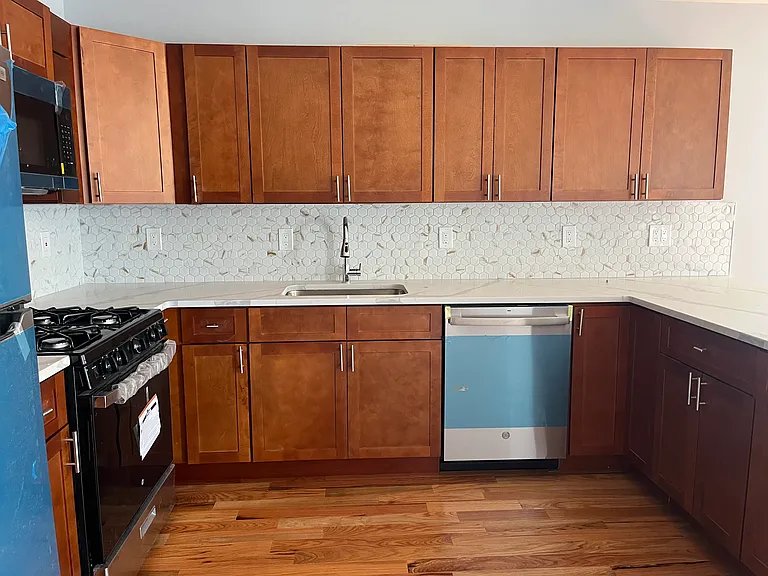 816 S 15th St — Photo 10