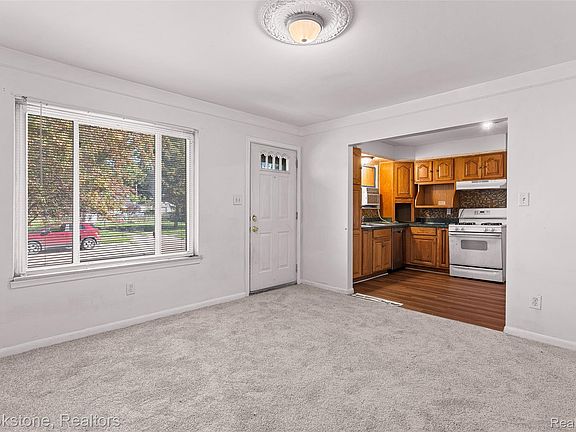 3rd image of 11252 Jewett Ave