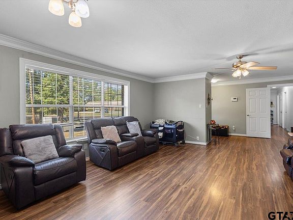 3rd image of 1827 Sybil Ln