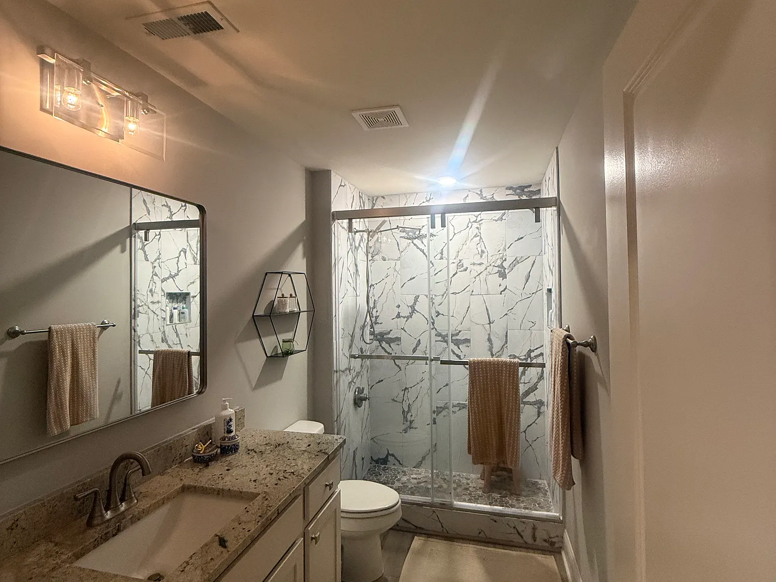 4 bed, 2800 sqft, $1,200 — Photo 3