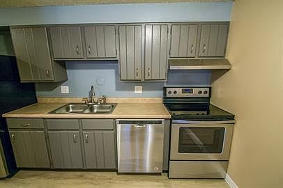 1st image of 1535 York St #102