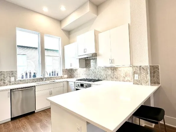 381 E Greenbriar Ln APT 1002, Dallas, TX 75203