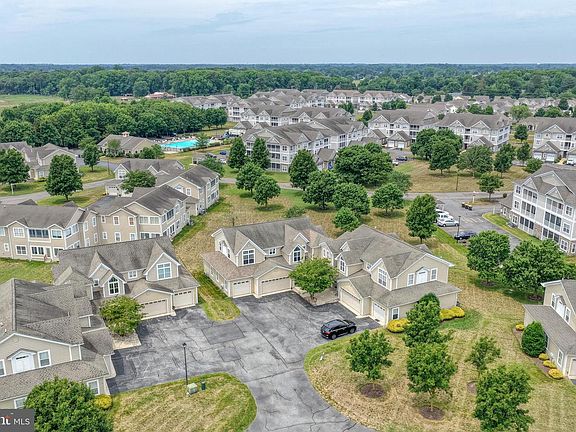 4th image of 131 Barksdale Ct #1604D
