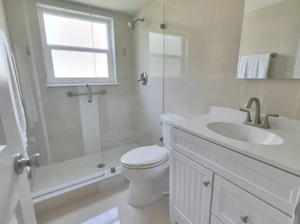 144 Dorchester G, West Palm Beach, FL 33417